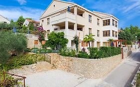 Villa Anna Milna (brac) Croatia